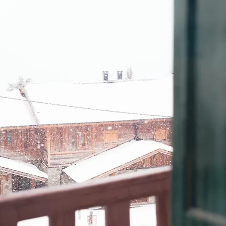 - Balcon Et Vue Sur Les Montagnes Фон-Ромё