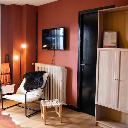 - Balcon Et Vue Sur Les Montagnes *