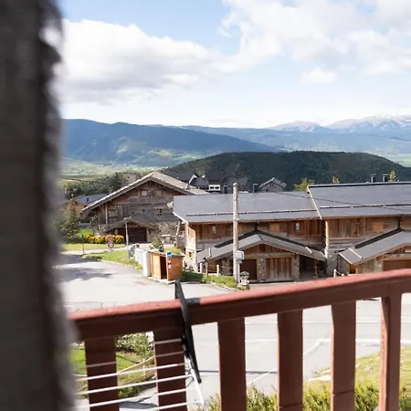 - Balcon Et Vue Sur Les Montagnes